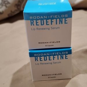 2 containers of lip renewing serum